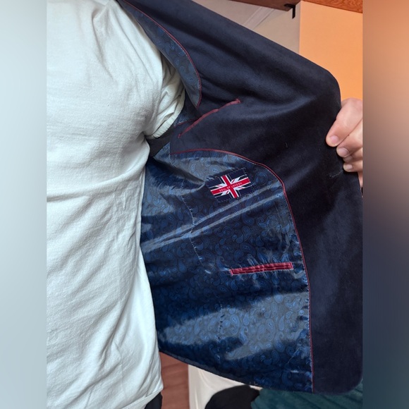 Blazer - Picture 4 of 5